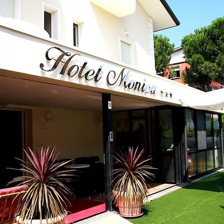 Hotel Monica แชร์เวีย ภายนอก รูปภาพ