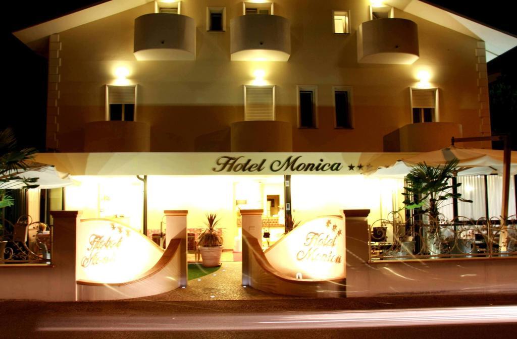 Hotel Monica แชร์เวีย ภายนอก รูปภาพ